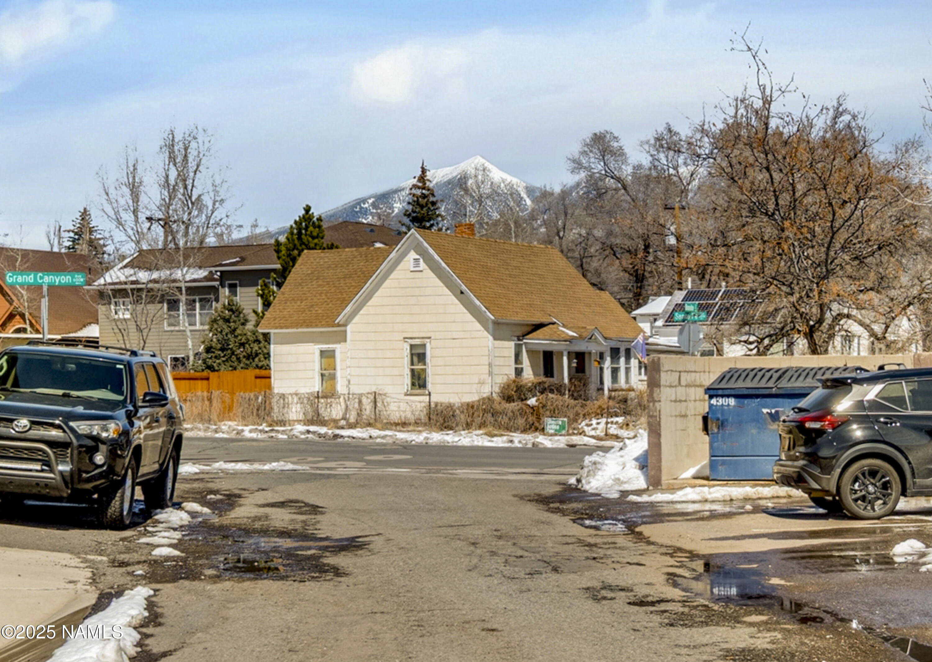 501 W Santa Fe Avenue, 3