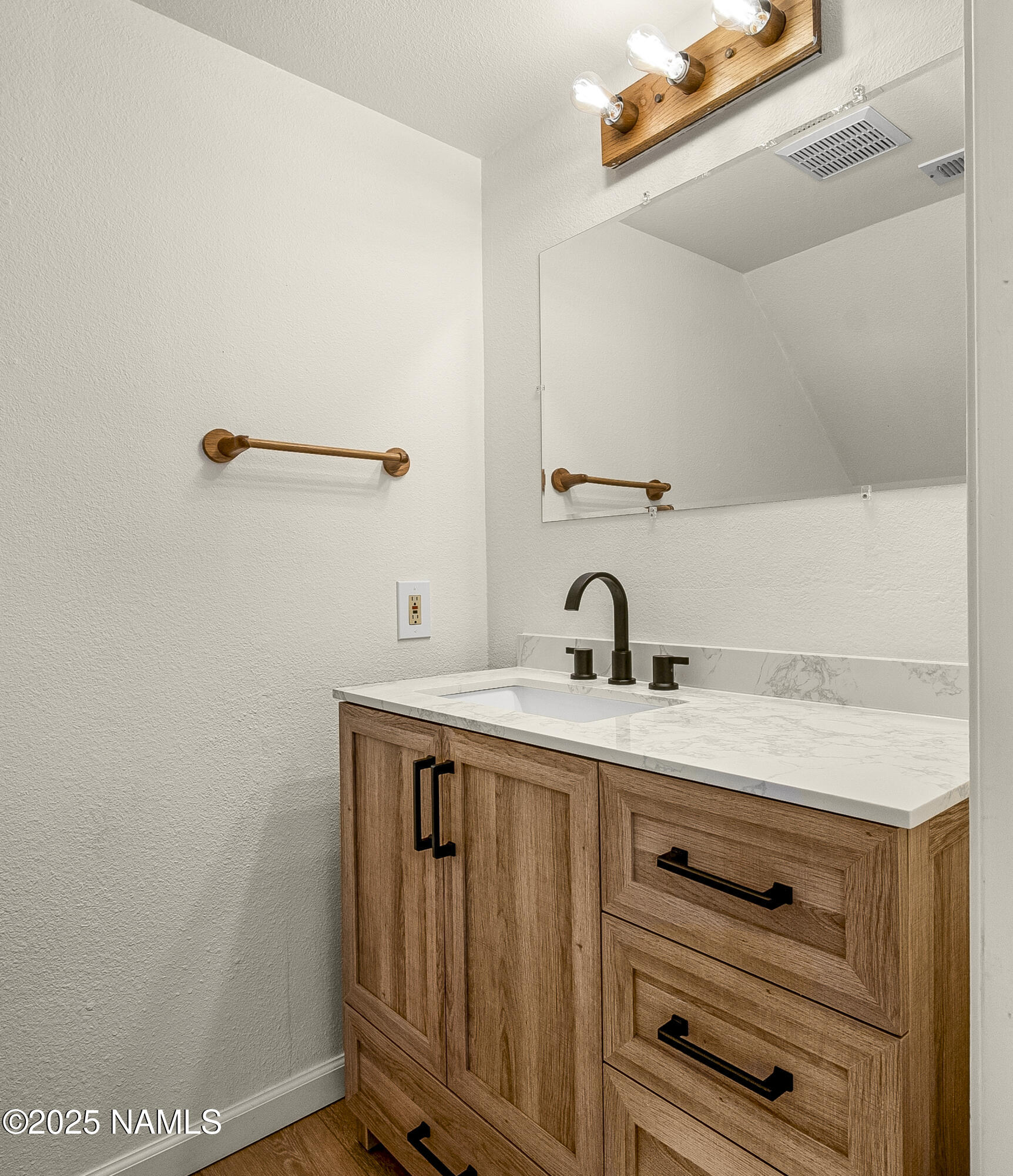 501 W Santa Fe Avenue, 3