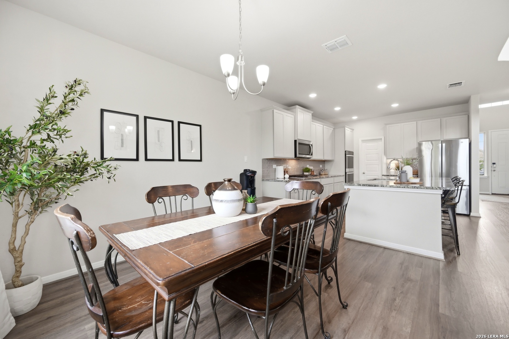 1639 Dunvegan Park