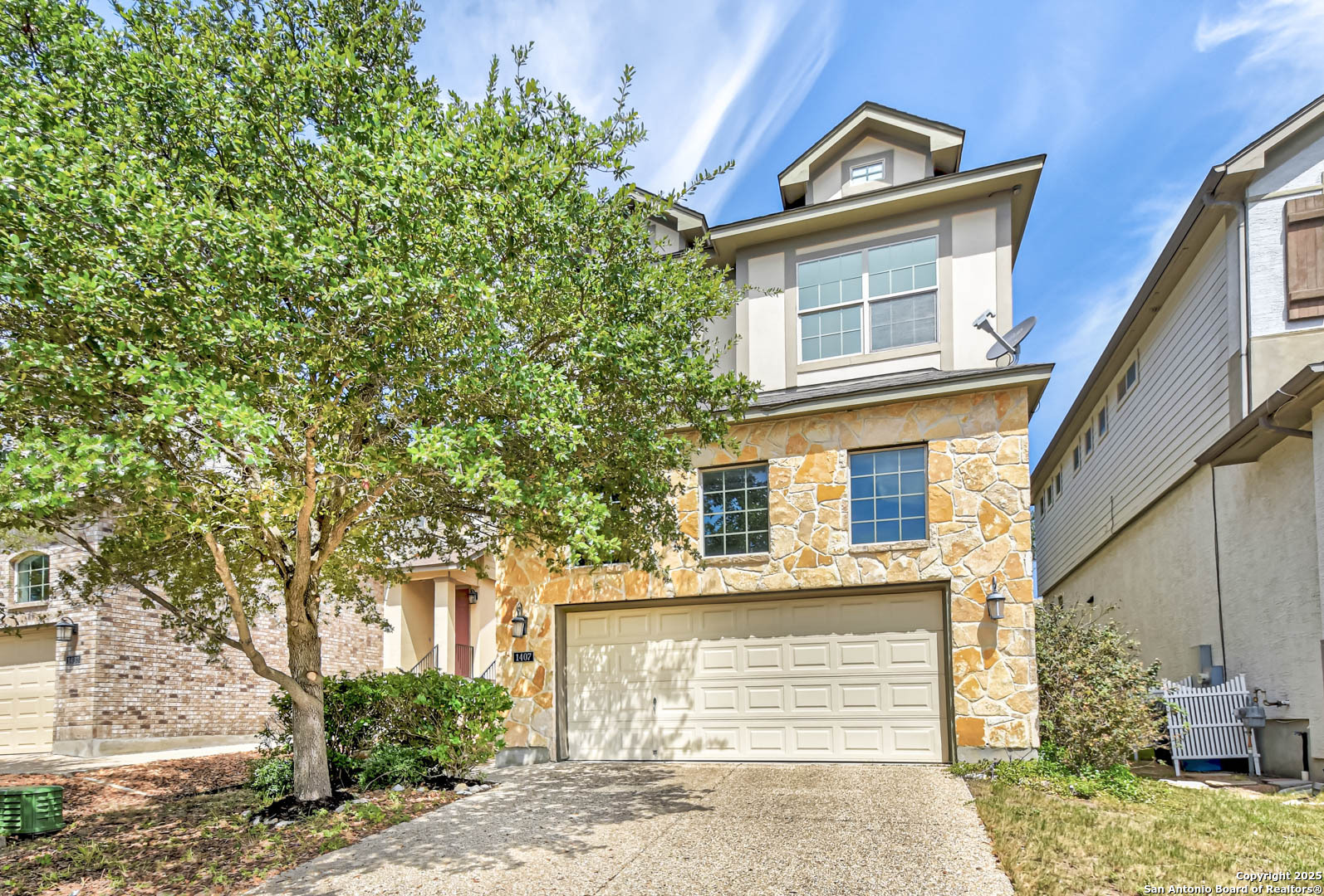 1407 Nicholas Manor