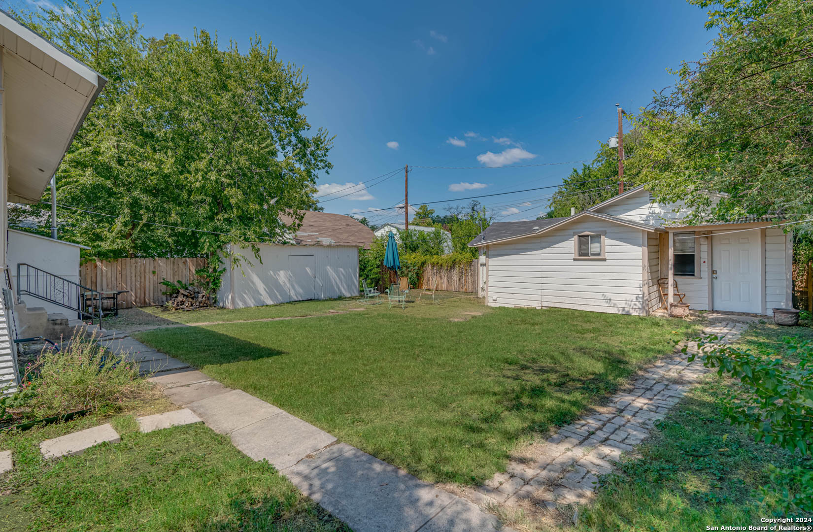1031 W MULBERRY AVE