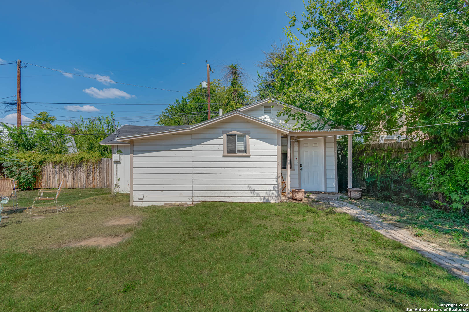 1031 W MULBERRY AVE