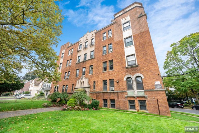 303 Hamilton Place C5