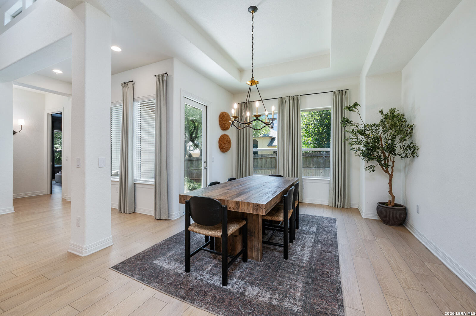 1626 Buttonwood