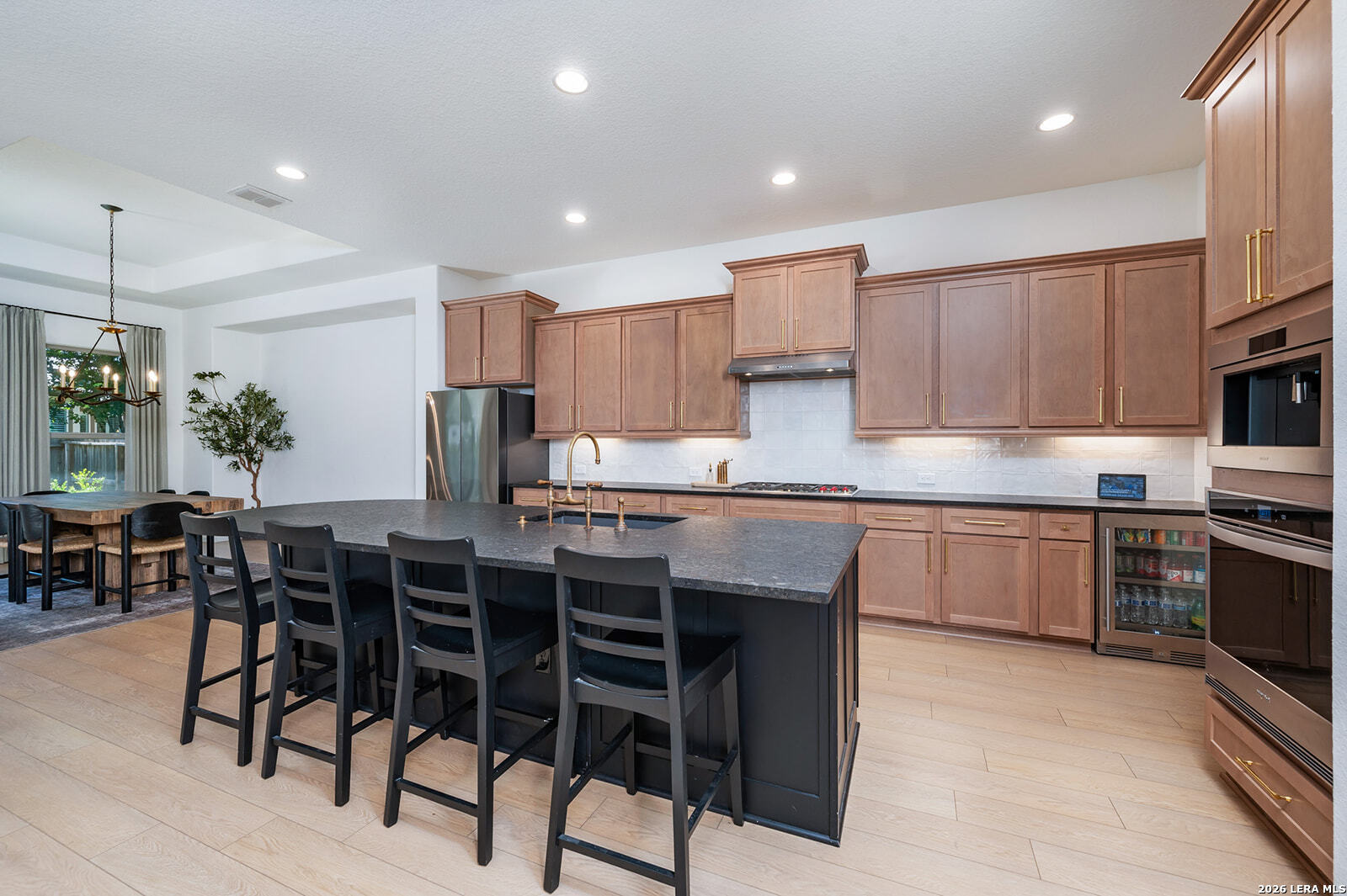 1626 Buttonwood