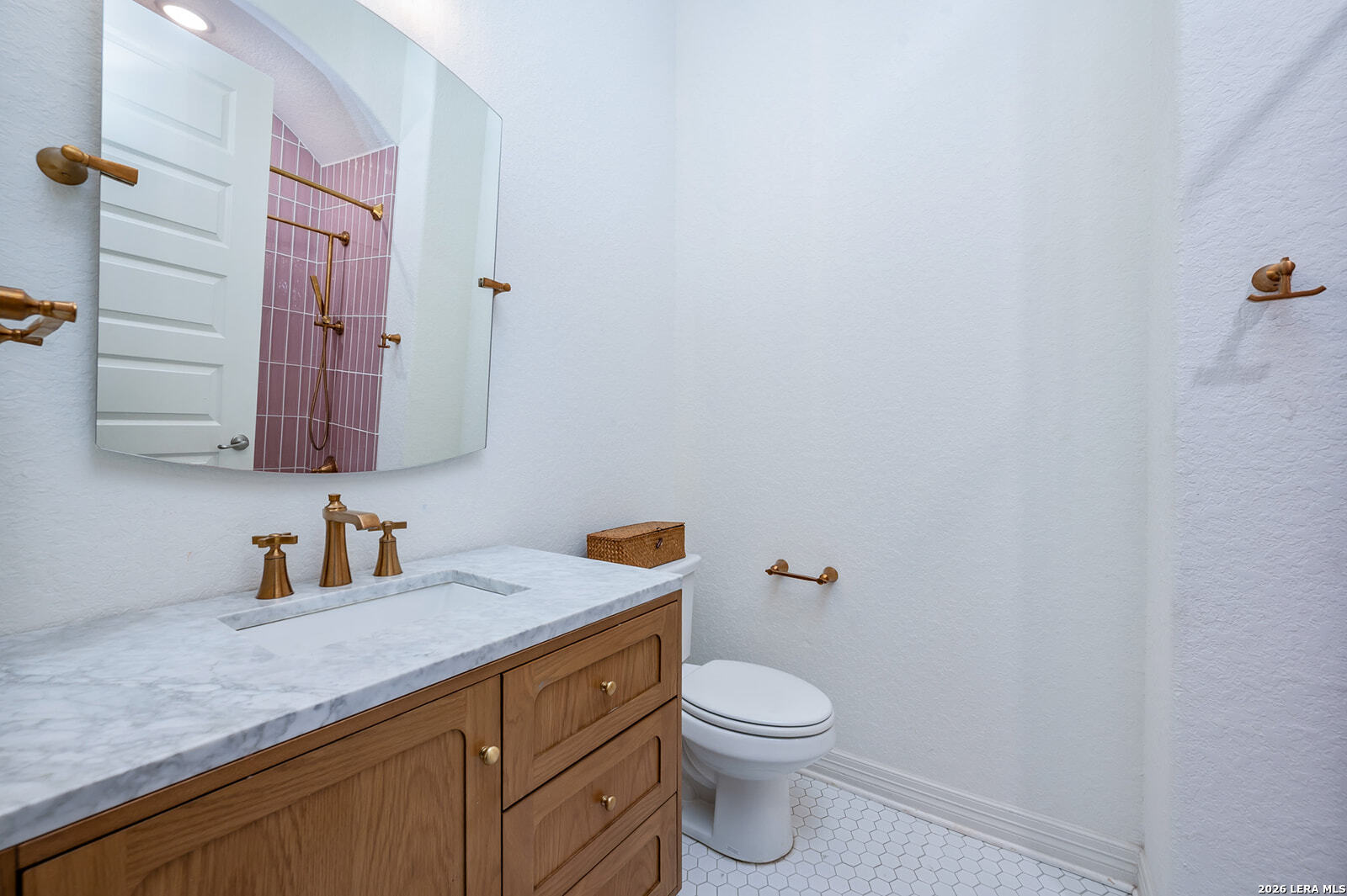 1626 Buttonwood
