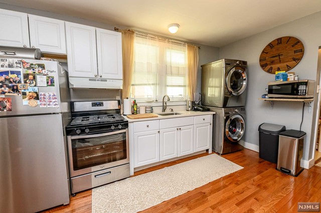 82 Pacific Avenue 2