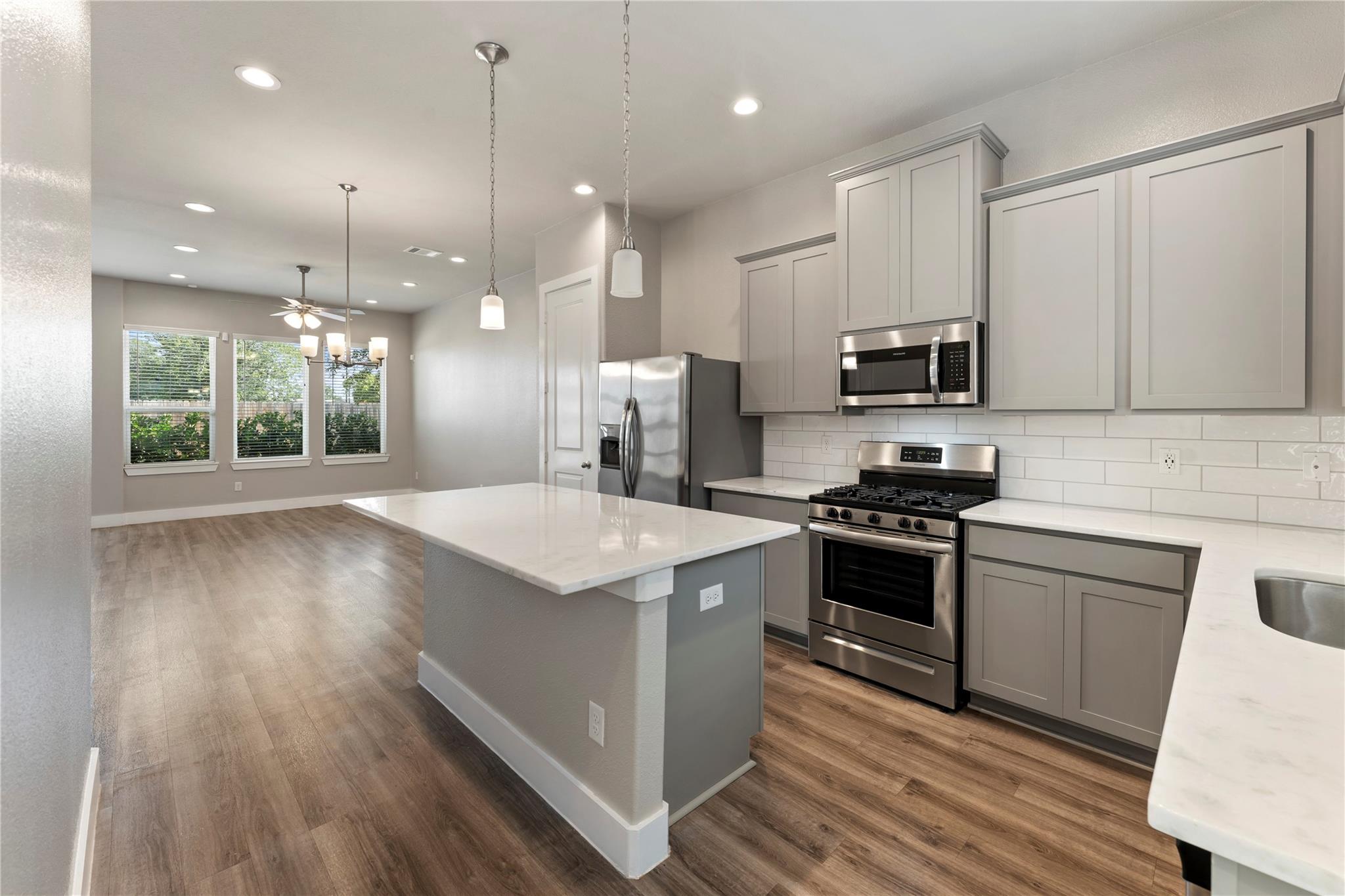 7703 Rainbow Close Lane