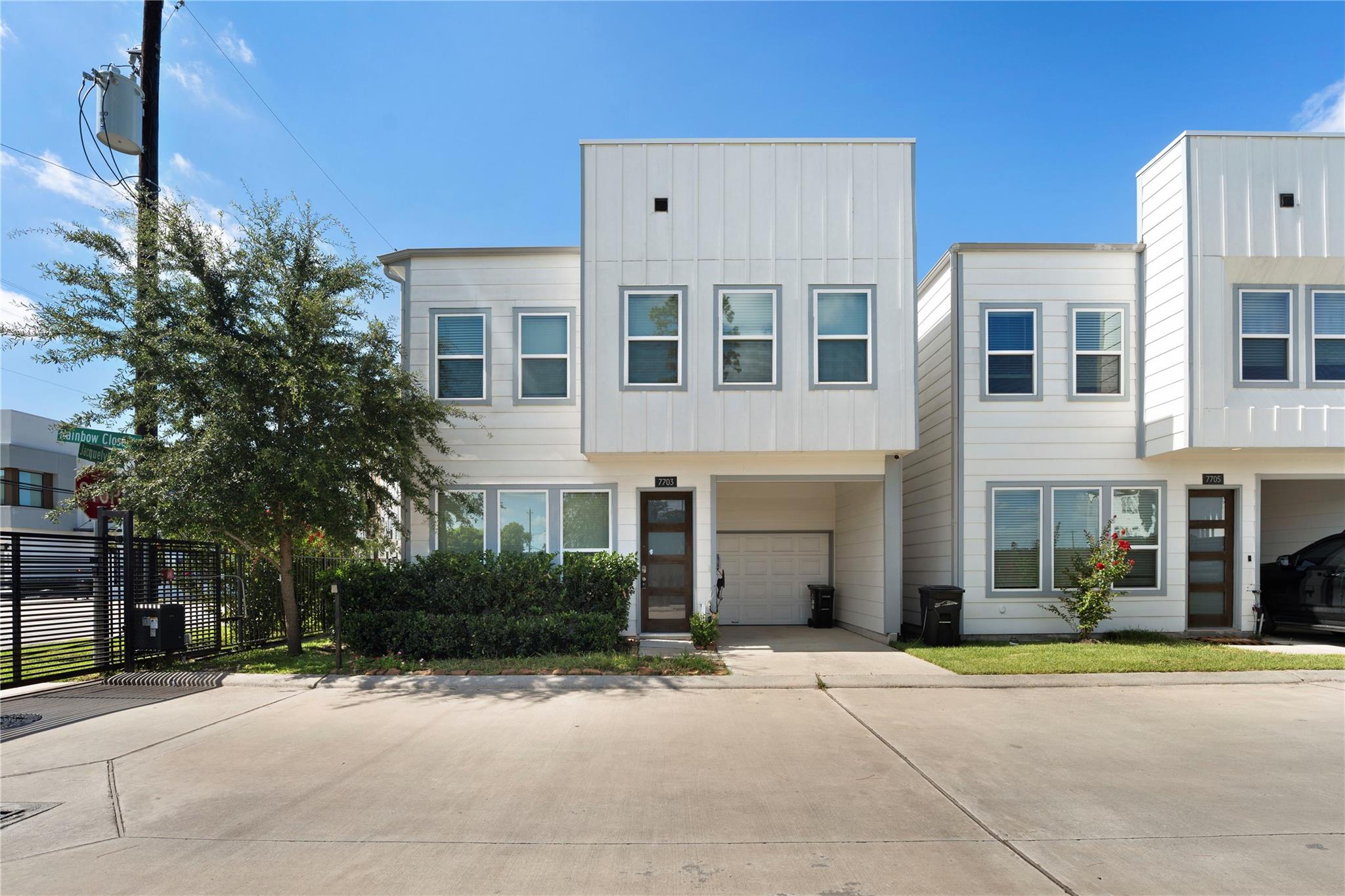 7703 Rainbow Close Lane