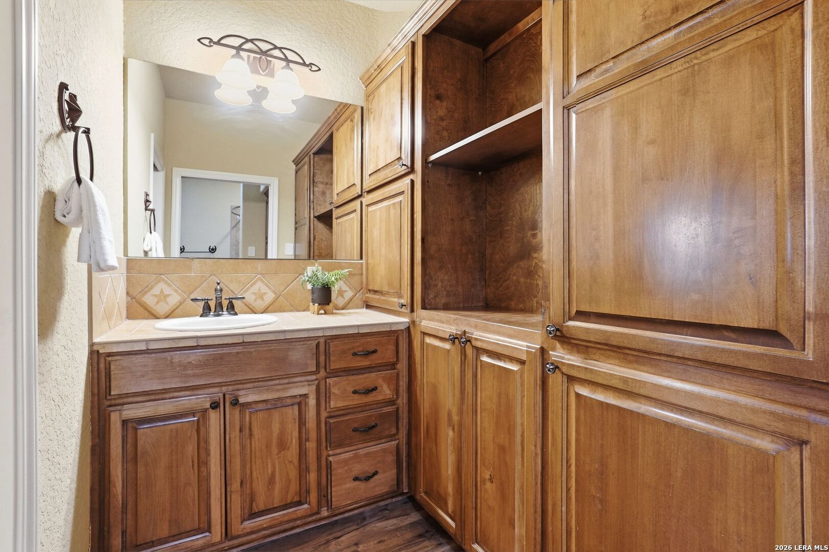 16227 San Cayetano