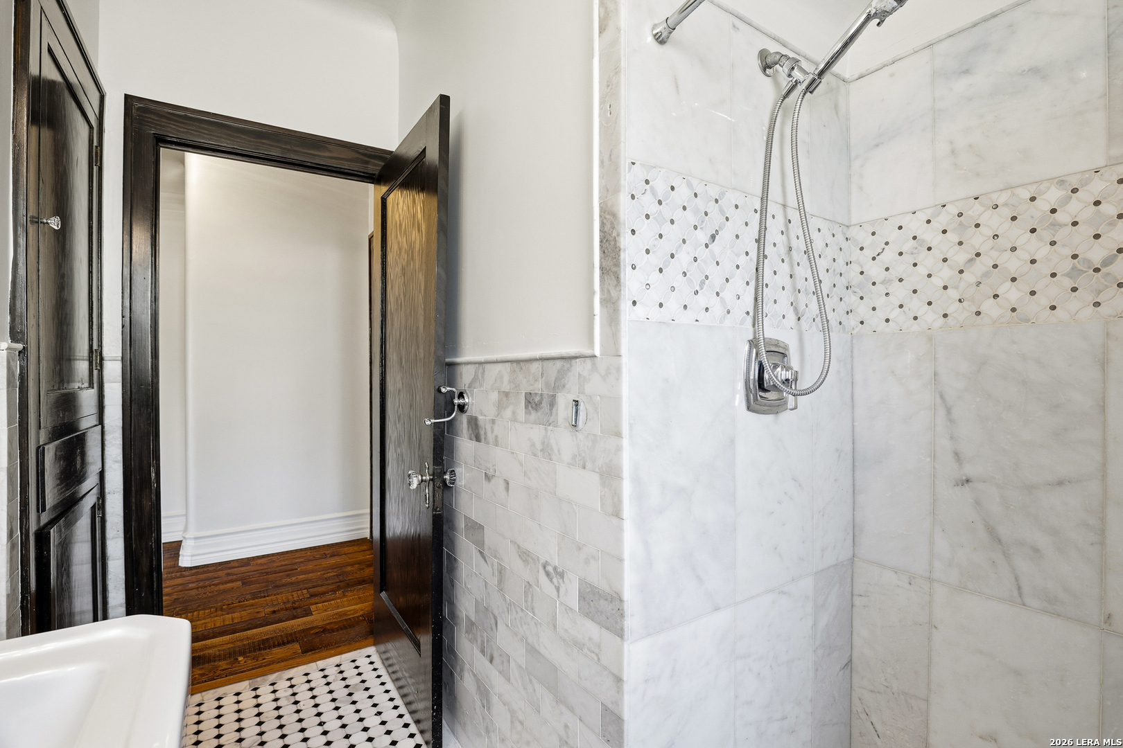 162 Davis Ct Unit: A