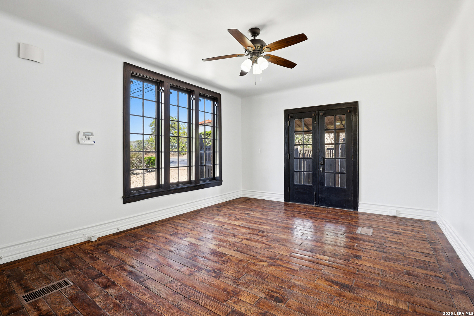 162 Davis Ct Unit: A