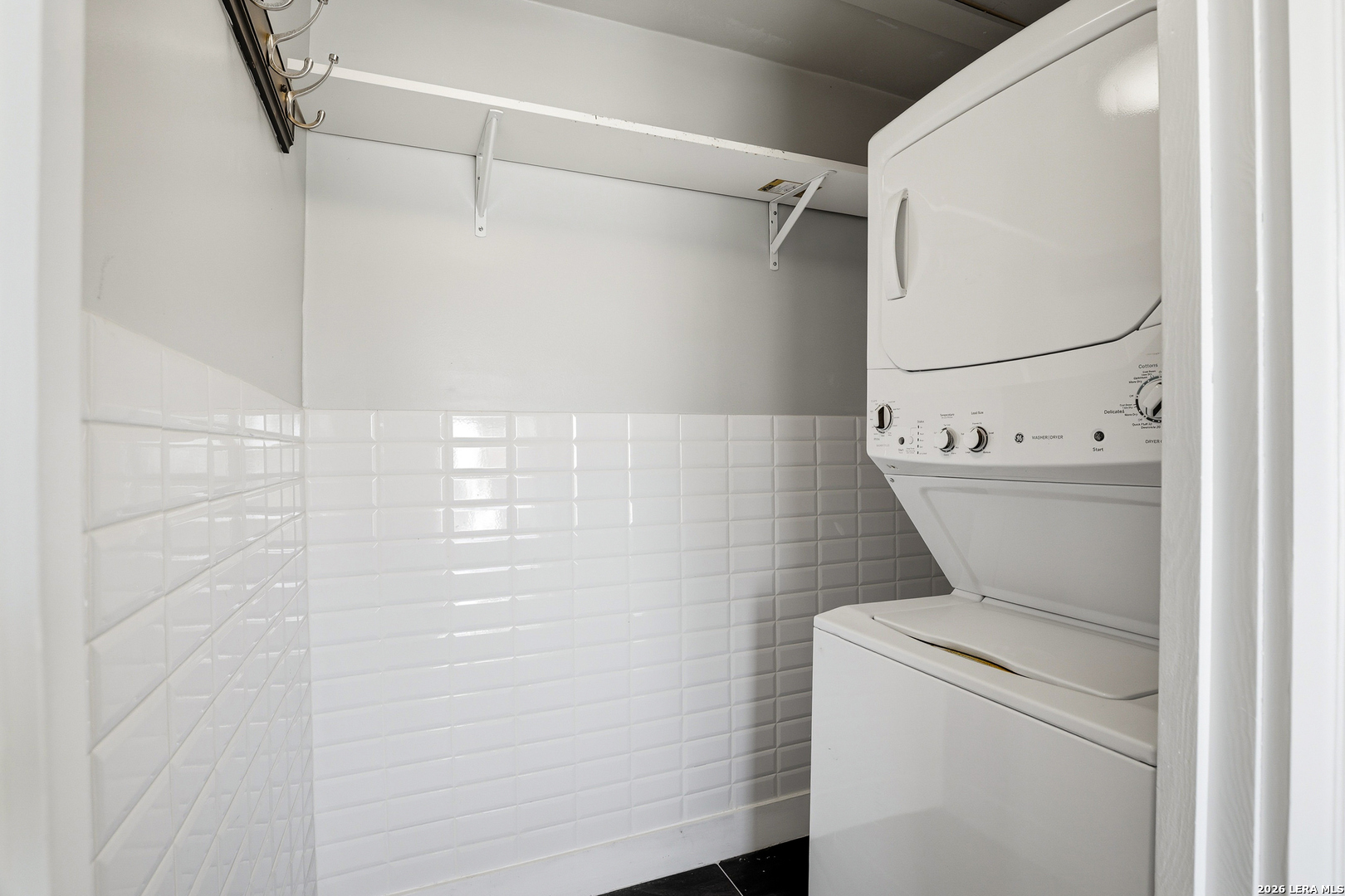 162 Davis Ct Unit: B