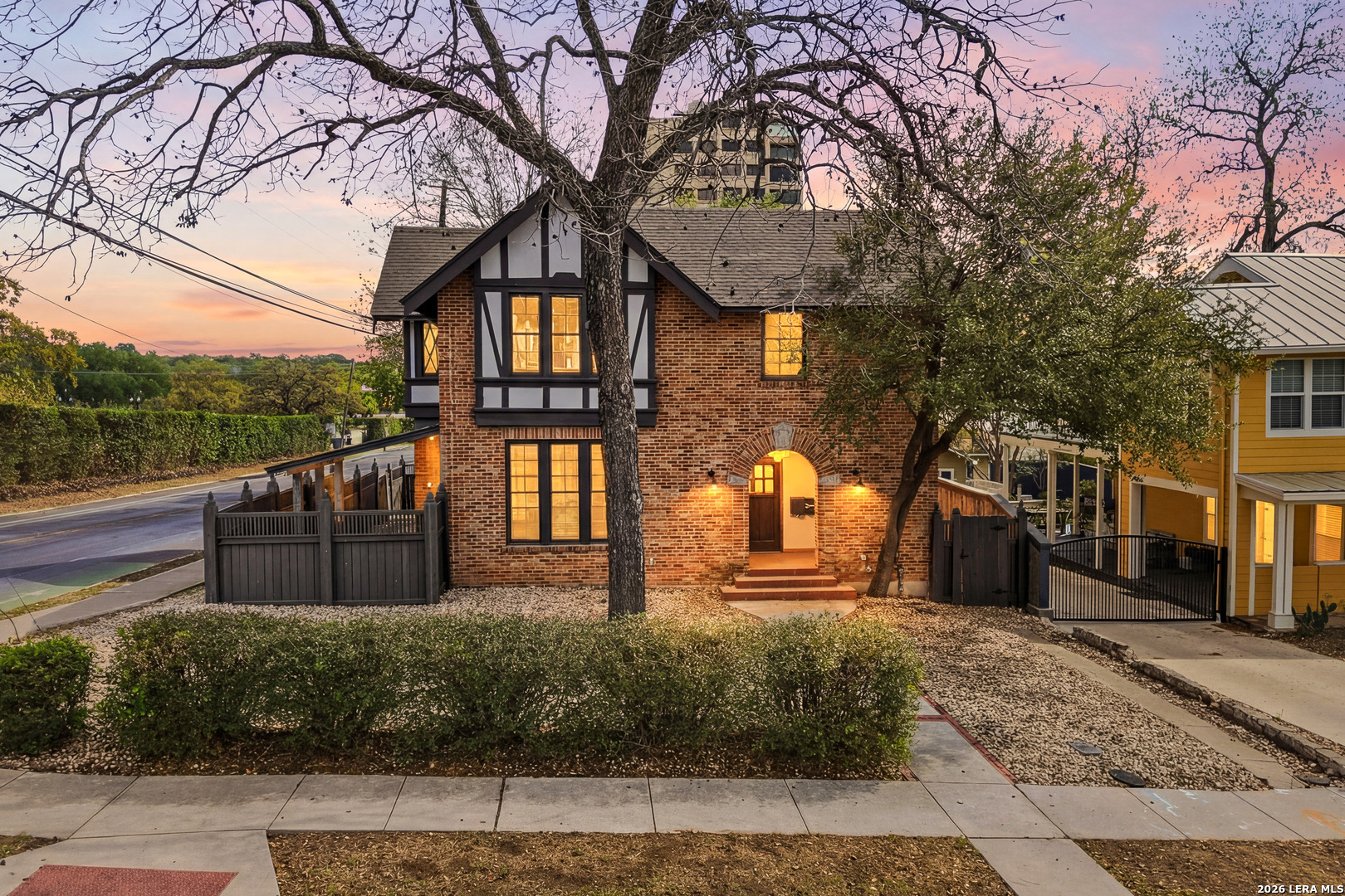 162 Davis Ct Unit: B