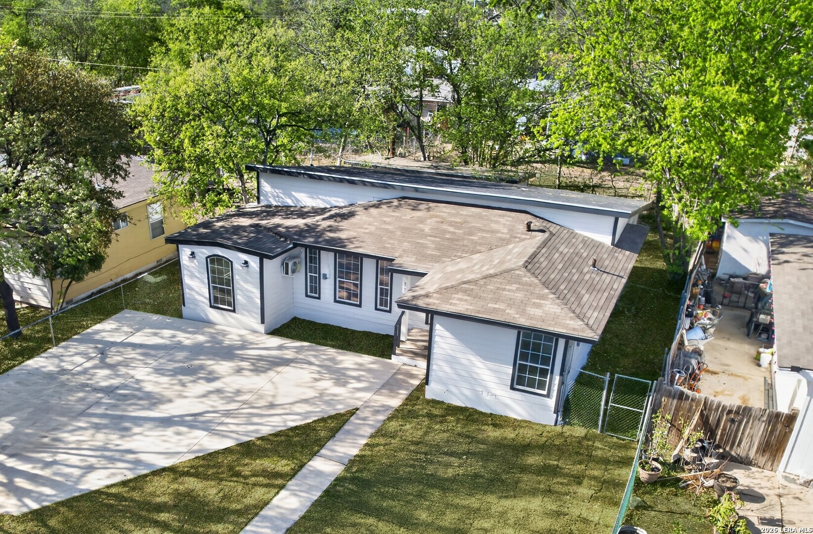 115 Huxley