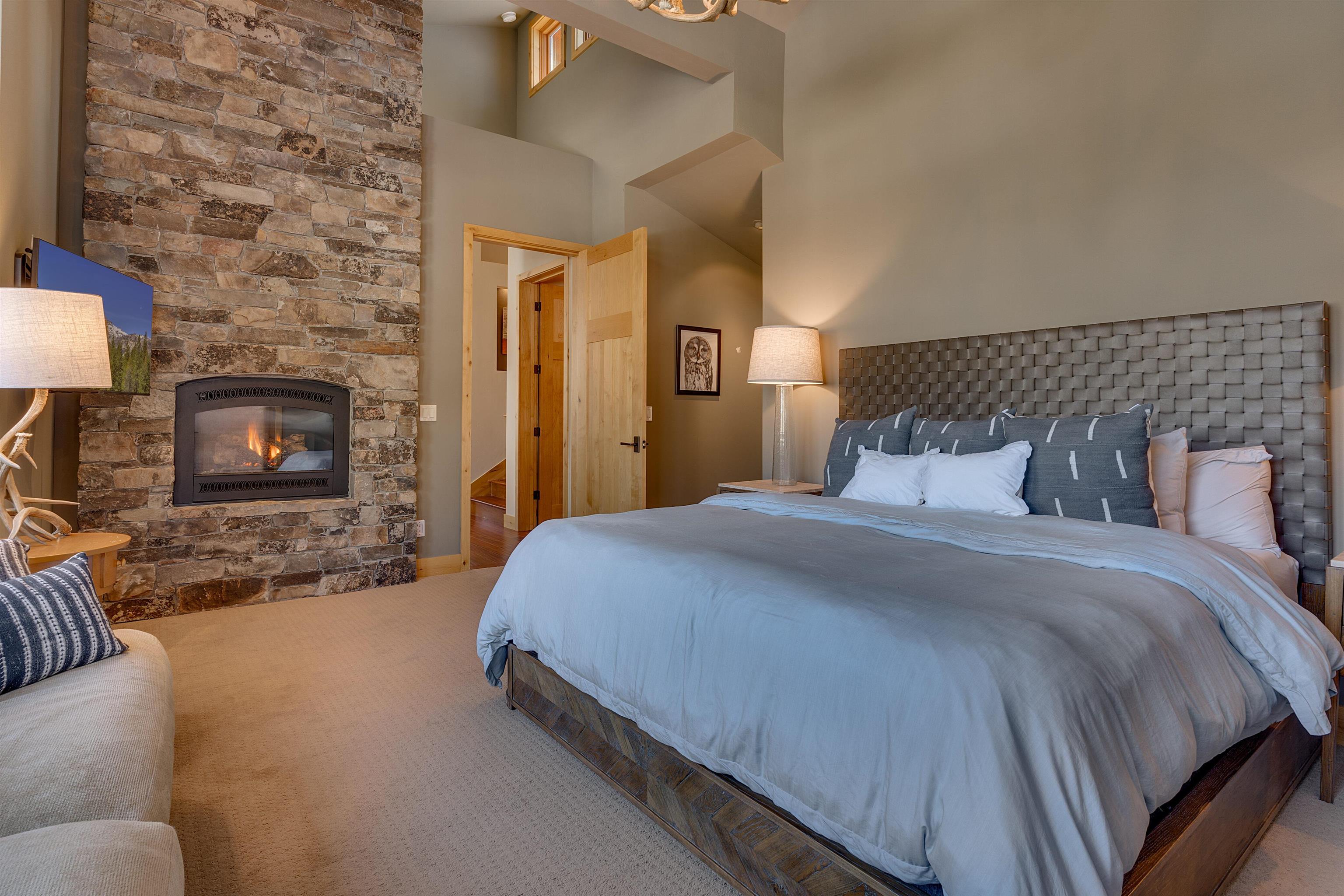 1401 Bear Mountain Court