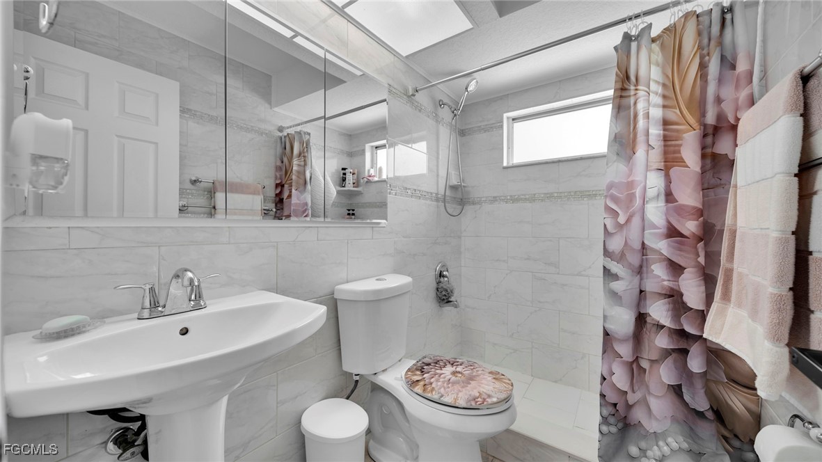221 NE 23rd AVE