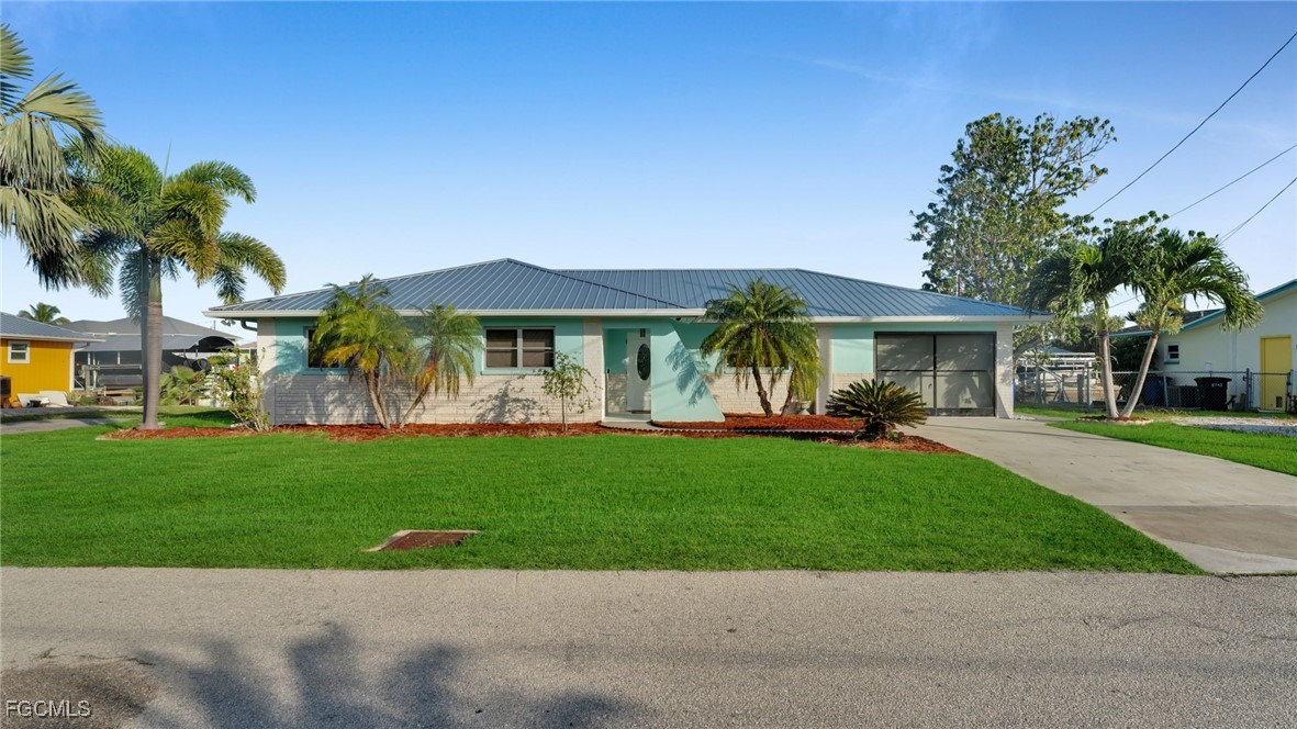 2758 Bruce ST