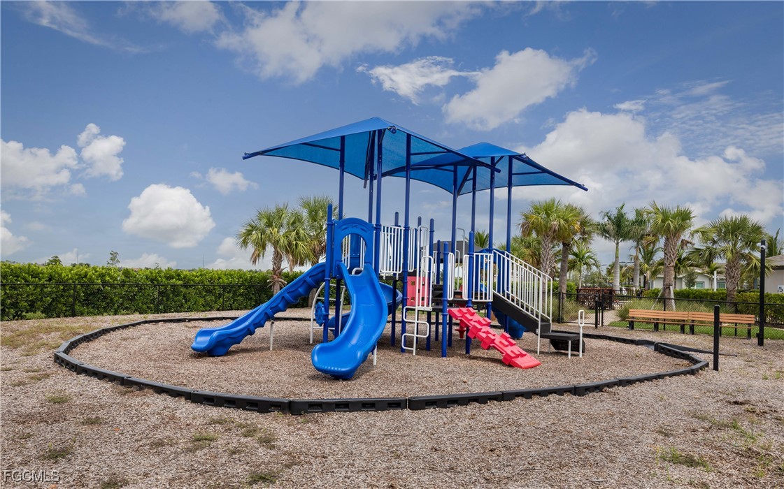 374 Spring Hill Lake LOOP