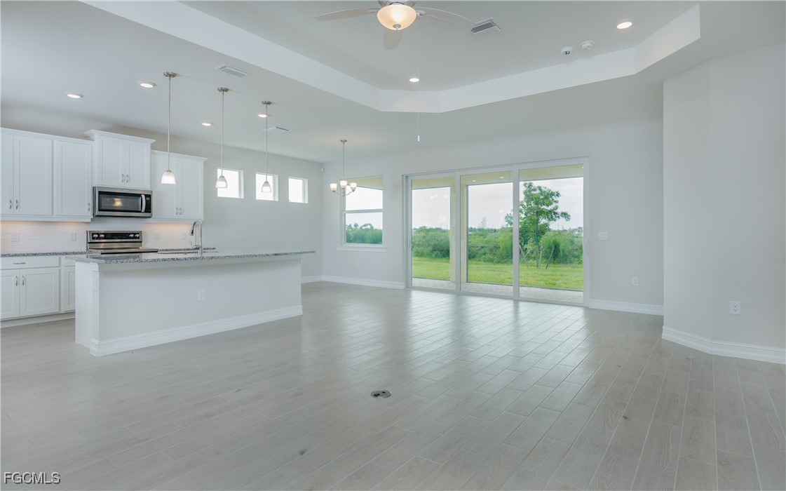 374 Spring Hill Lake LOOP