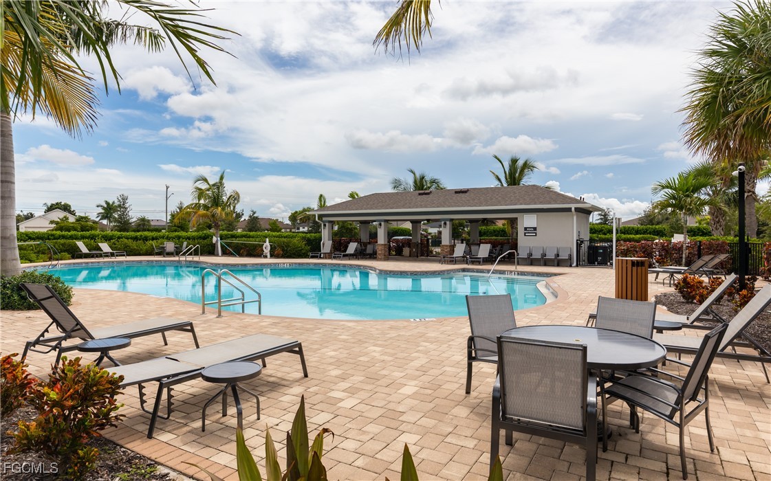 374 Spring Hill Lake LOOP