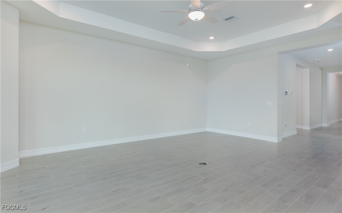 374 Spring Hill Lake LOOP