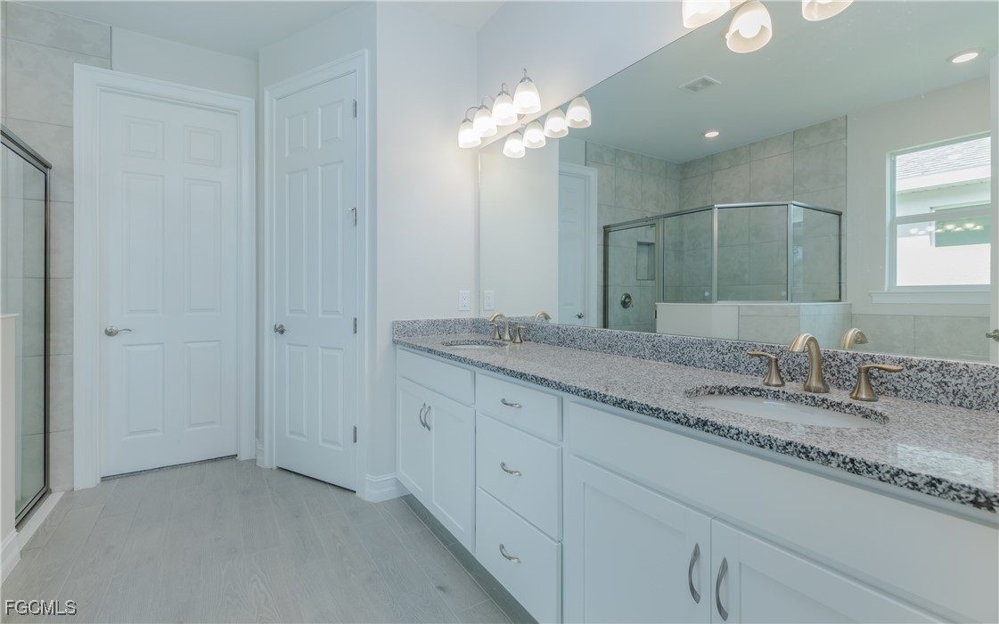 374 Spring Hill Lake LOOP