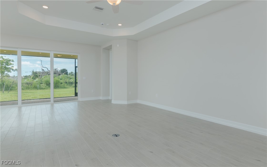 374 Spring Hill Lake LOOP