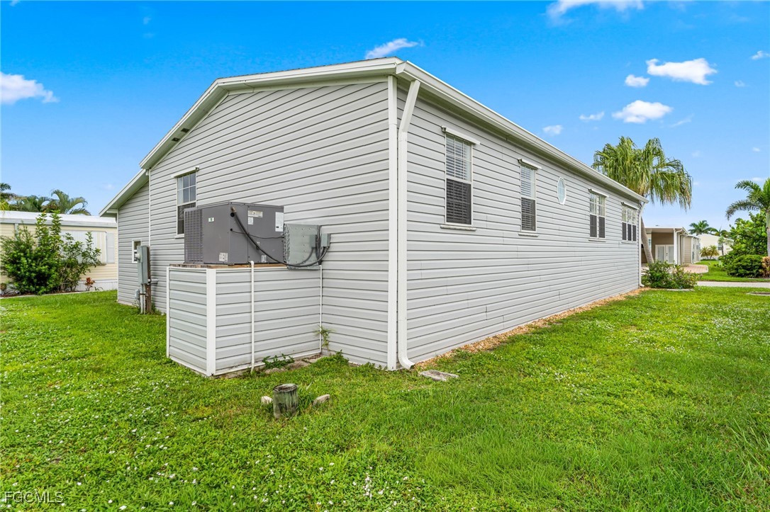 15 Freeman AVE