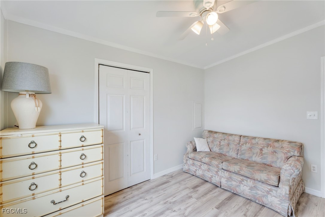 15 Freeman AVE