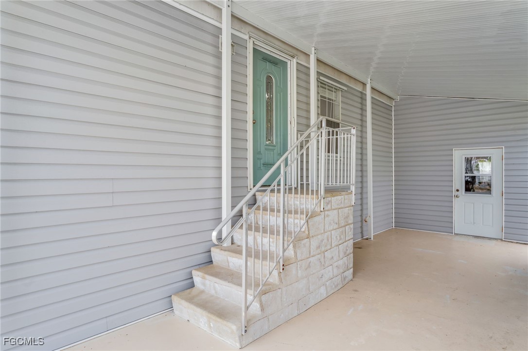 15 Freeman AVE