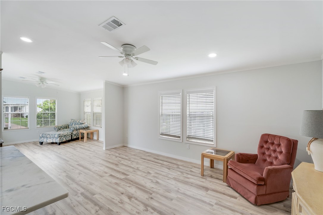15 Freeman AVE