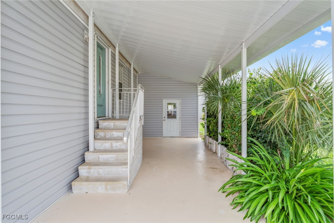 15 Freeman AVE