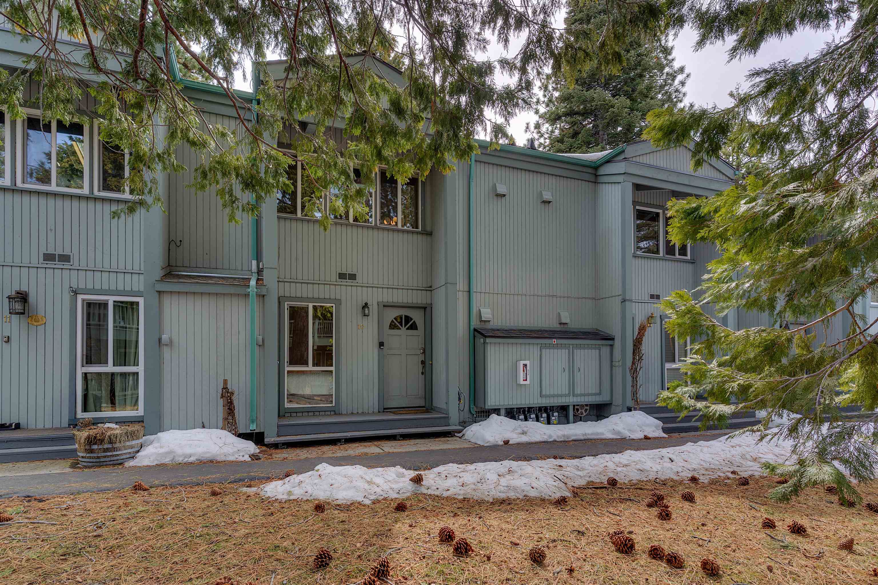 3200 North Lake Boulevard # 10 Unit: #10