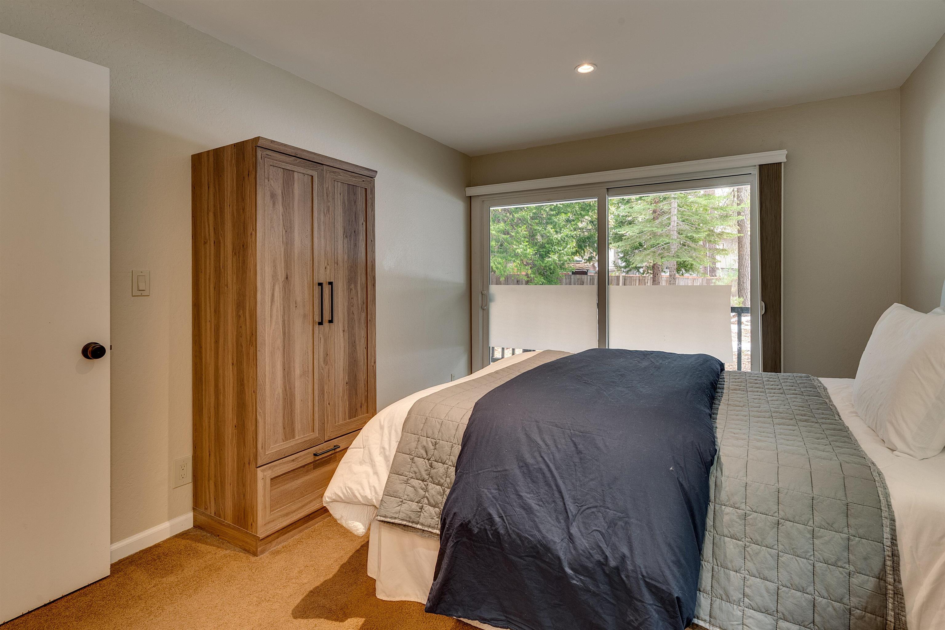 3200 North Lake Boulevard # 10 Unit: #10