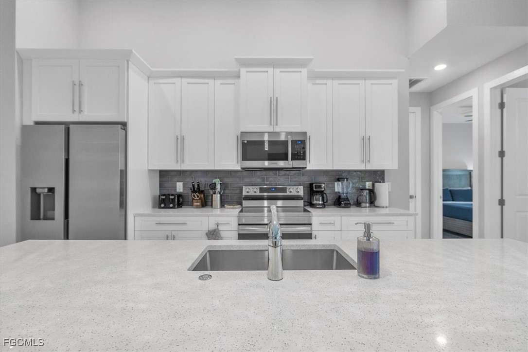 1716 SW 44th TER