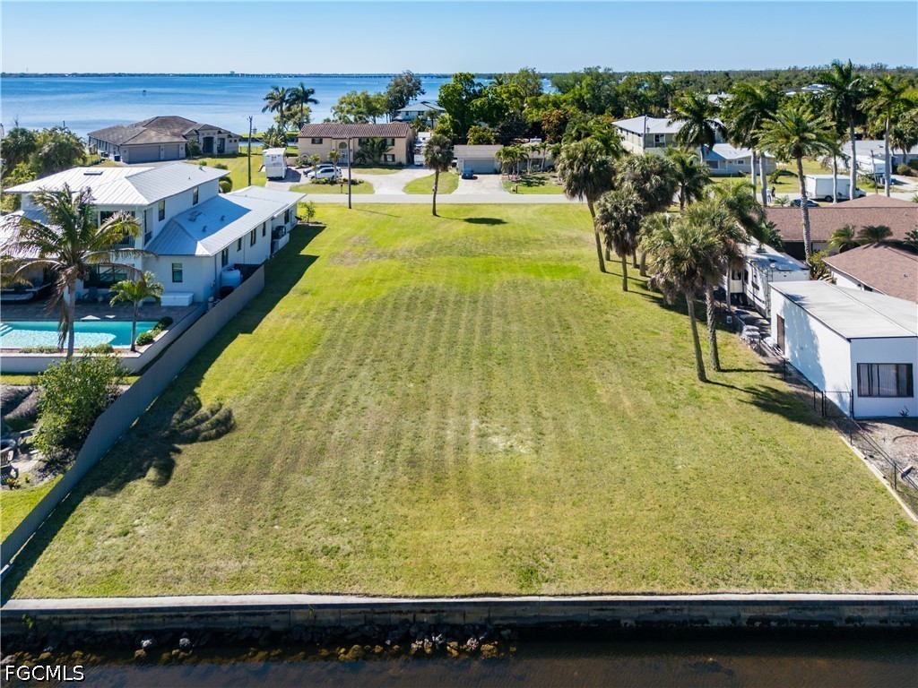 1820 Marina CIR