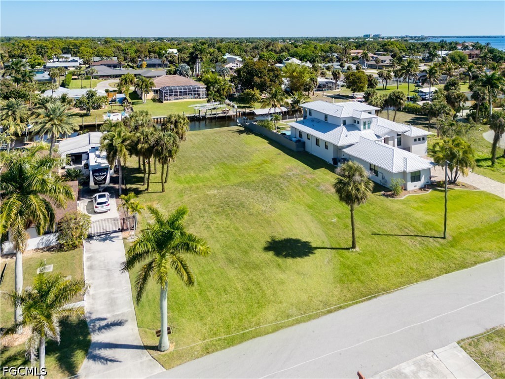1820 Marina CIR