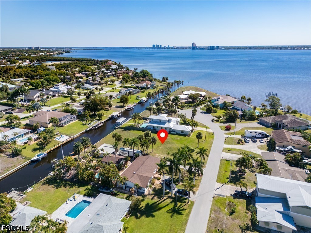 1820 Marina CIR