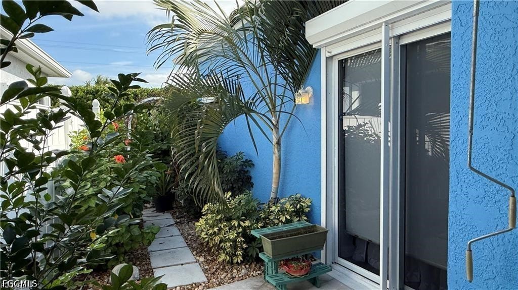 10700 Aqua Surf CT