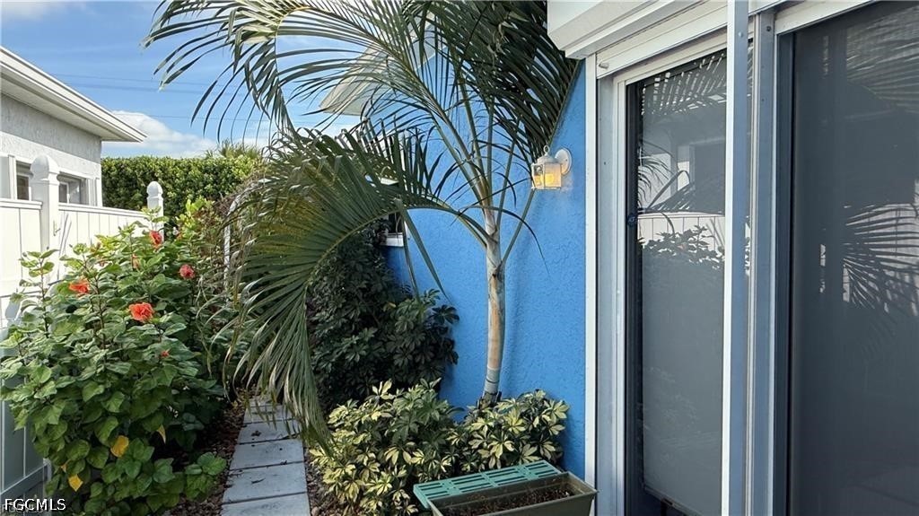 10700 Aqua Surf CT