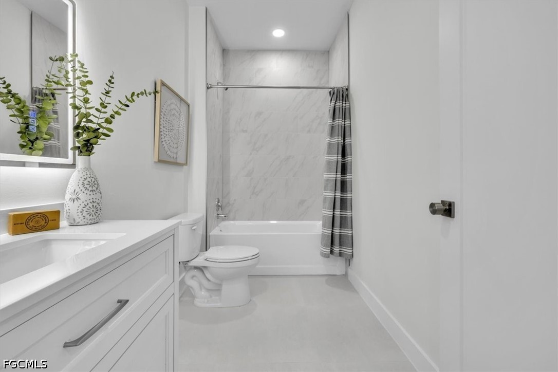 3527 Country Club BLVD