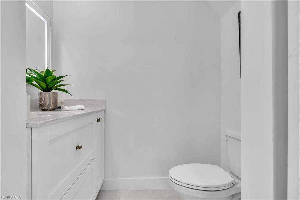 3527 Country Club BLVD