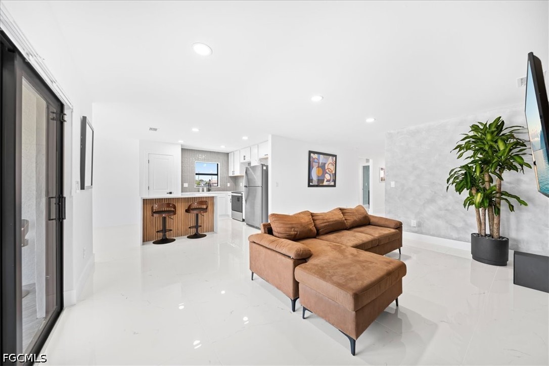 2112 NE 1st AVE