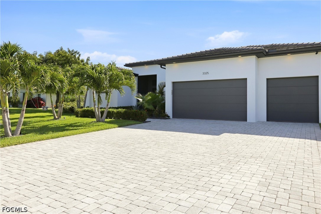 3325 SW 8th CT