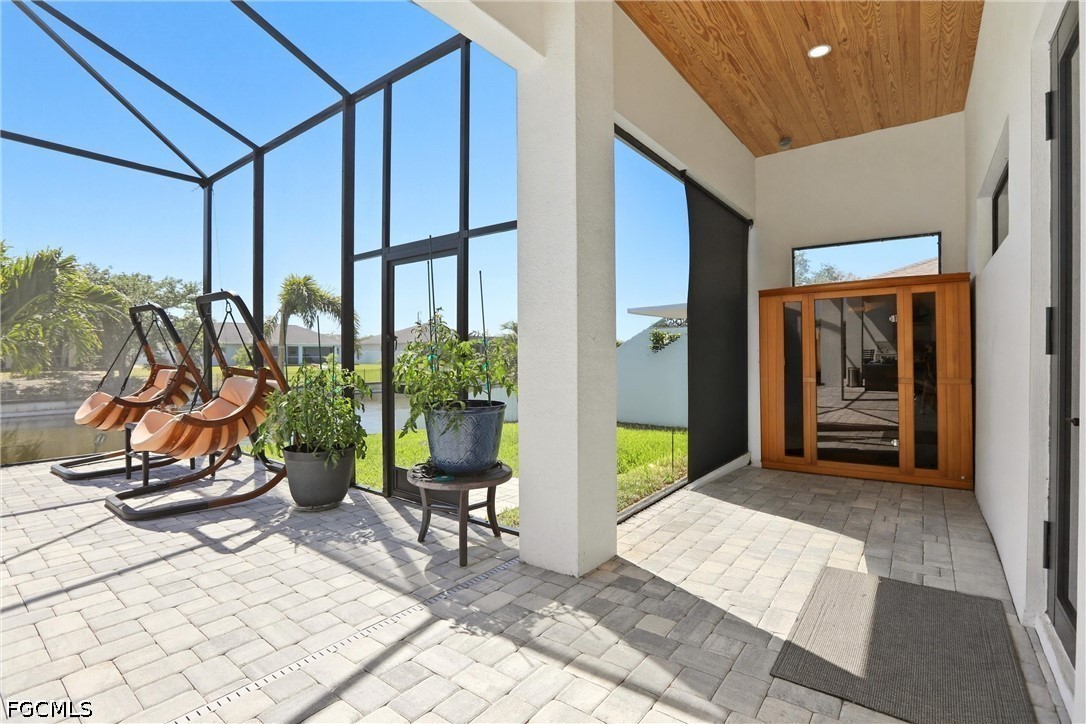 3325 SW 8th CT