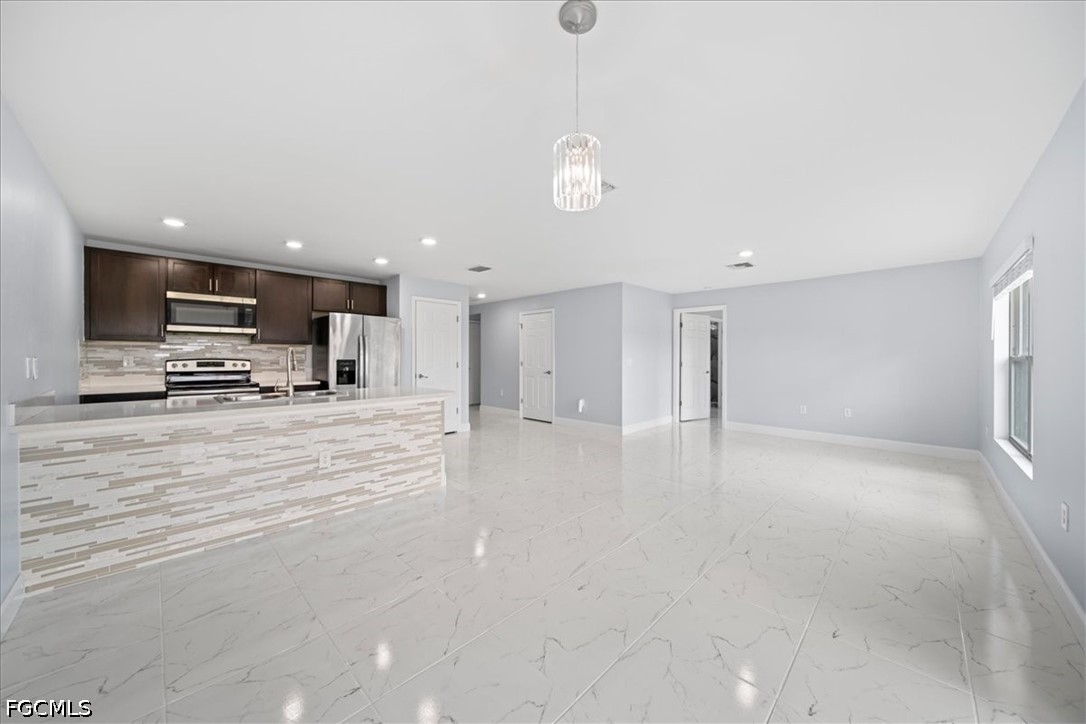 10535 Crossback LN