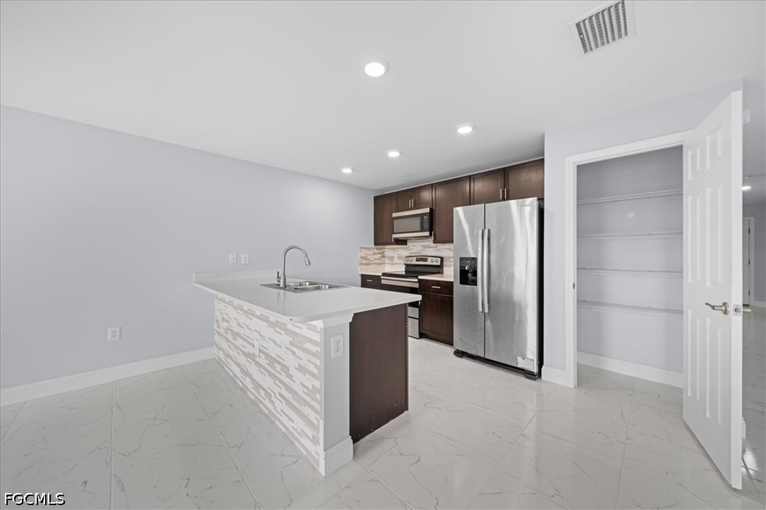 10535 Crossback LN