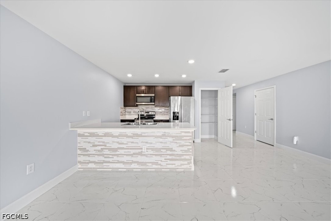 10535 Crossback LN