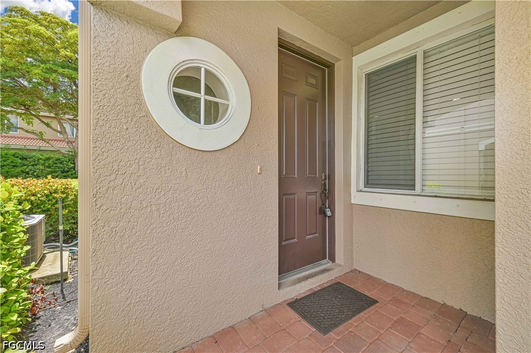 9797 Roundstone CIR